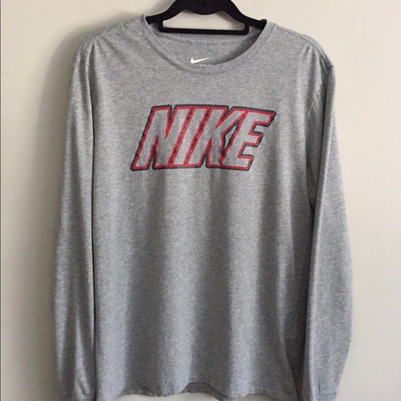 Nike long sleeve graphic - Picture 1 of 2